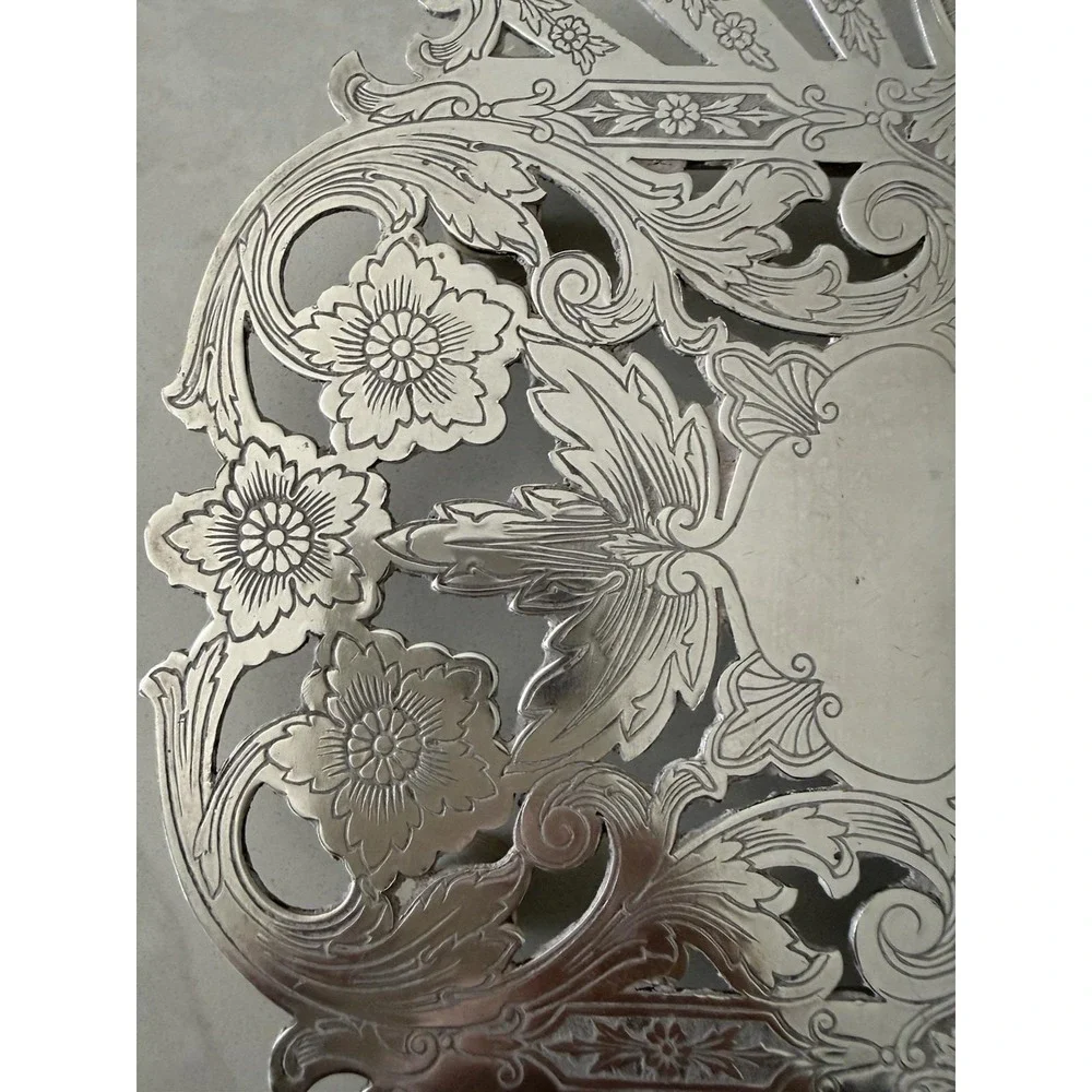 Wallace Silver Plate 7332 EPC Trivet Floral Pierced Hot Plate Footed 8.5